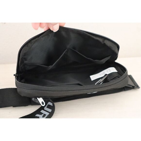 Under Armour 1378418-001 Unisex O/S Black/White UA Essential Crossbody Waist Bag - Picture 4 of 16